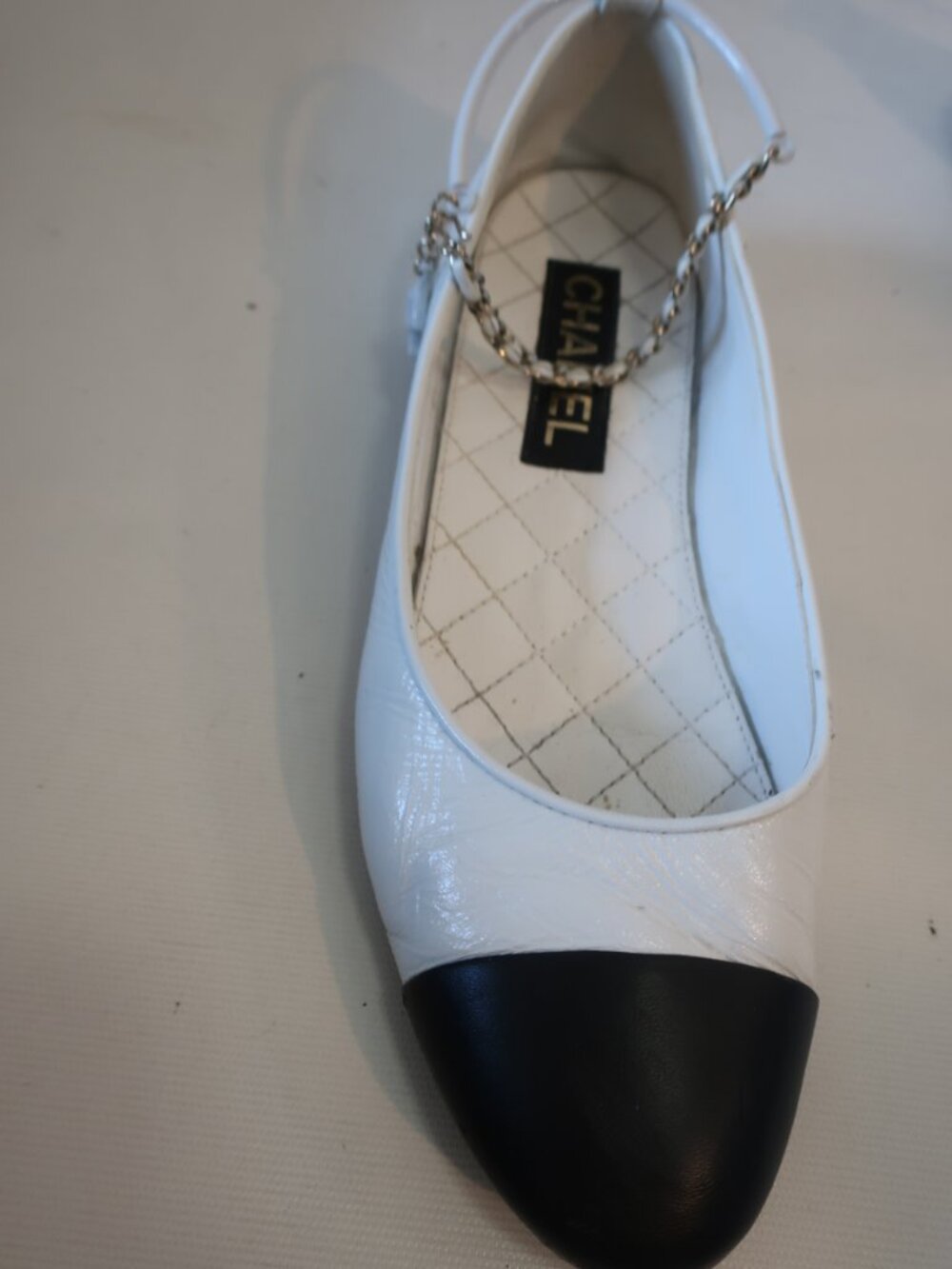 Chanel Wht Pat Leather, Blk Leather Cap Toe Ankle Chain Ballet Flats 39 EUR/US 9 - Picture 6 of 11